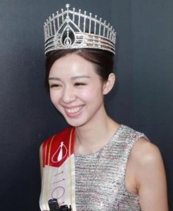 ​首次剖白心声！TVB十优港姐出道4年受捧却宣布退圈：艺人包袱大