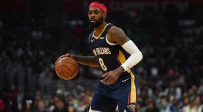 ​一拳打出身价？鹈鹕锋线大将正在坐稳先发位置？