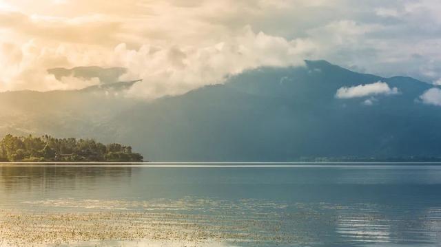 凉山市再遭火灾,大火焚烧前的它,曾风恬月朗如隐世仙境