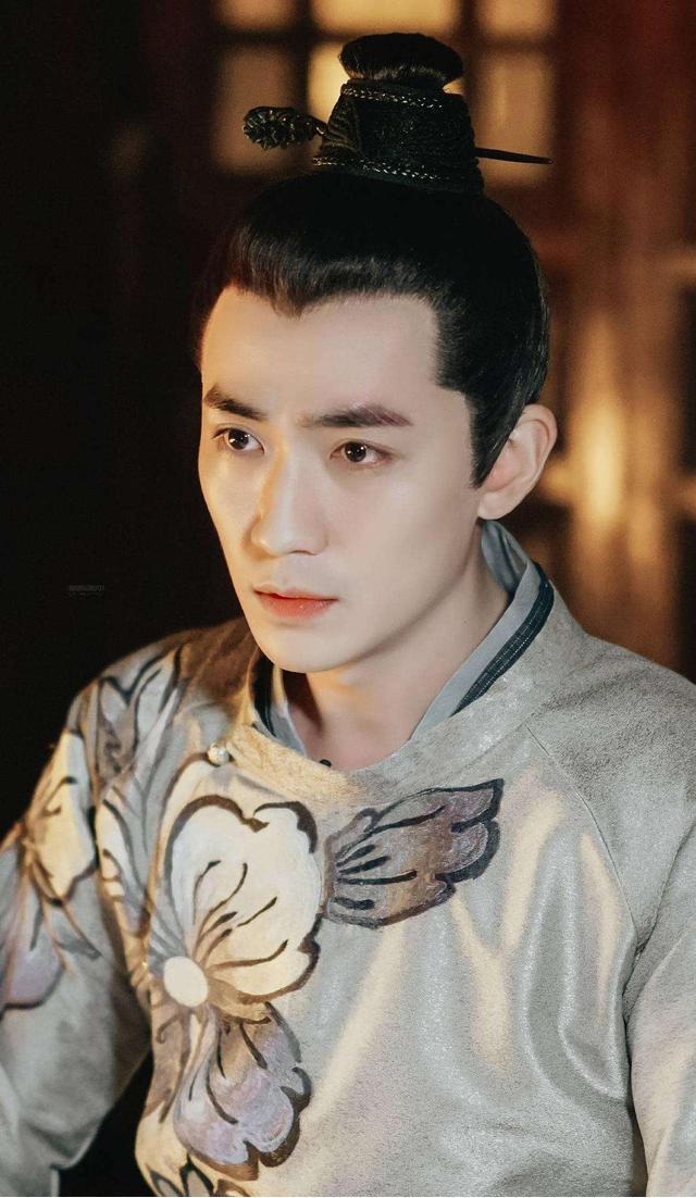 古装男神盘点：邓伦张彬彬罗云溪，谁的古装扮相更好看？