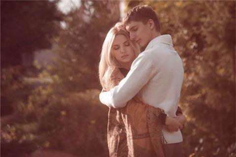 1597296616330978.jpg 聊天态度看出他喜欢你1