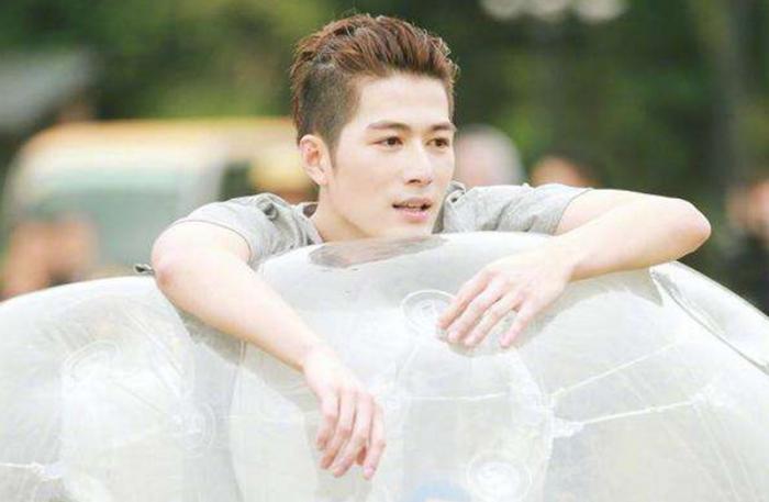 陈学冬专门“坑”大姨,高空秋千吓坏大姨,这个男星胆子太大了