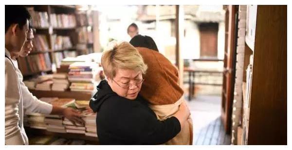 胡先煦曝拍摄花絮,跟李兰迪演感情戏频频笑场,网友调侃成亮点!