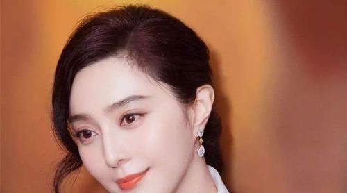 之前是“花瓶”,之后是“范爷”,范冰冰的伯乐是穆晓光