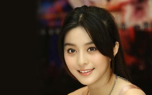 之前是“花瓶”,之后是“范爷”,范冰冰的伯乐是穆晓光