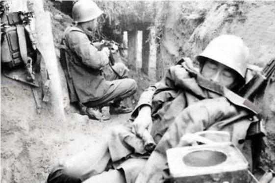 对越自卫反击战珍贵旧照, 我军宁死不跪的特种兵!