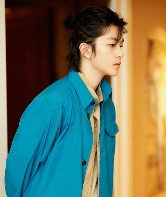 继郑爽之后屈楚萧官方粉丝团也解散了,没有后援会的明星是凉了?