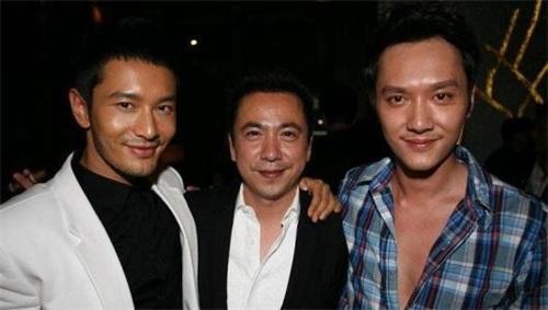 嫁穷小子遭反对,20年后他变身总裁,身价千亿为她补办世纪婚礼