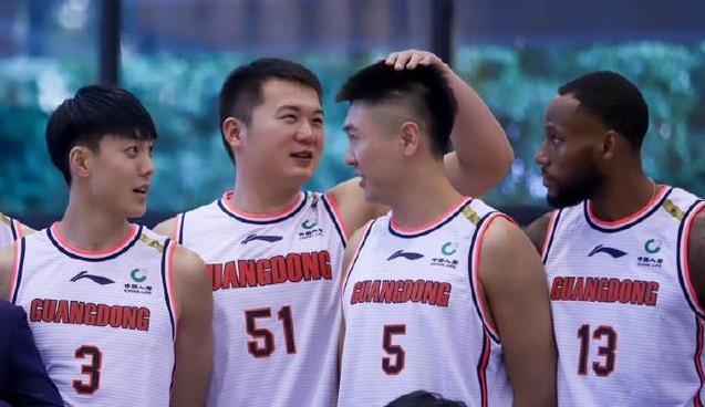 广东轻取两连胜万圣伟强打沈梓捷贡献4 6 2,要为新合同拼命