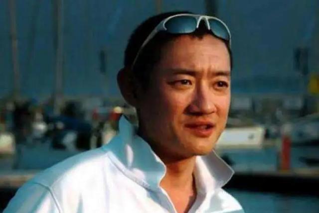 2009年,曾酷爱追求女星的