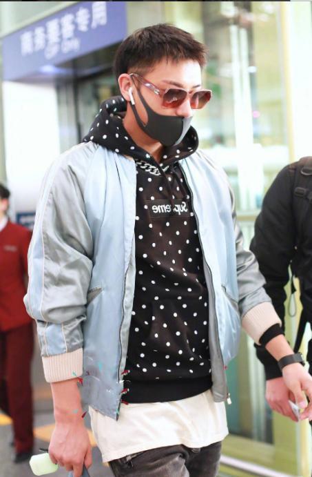 黄子韬发福胖了20斤，大长腿变成“大象腿”，不再是花美男