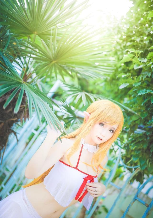 二次元妹子刀剑神域亚丝娜性感COS福利美图