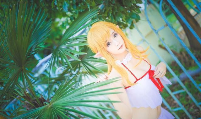 二次元妹子刀剑神域亚丝娜性感COS福利美图