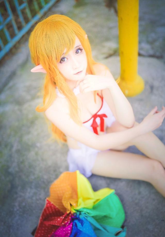 二次元妹子刀剑神域亚丝娜性感COS福利美图