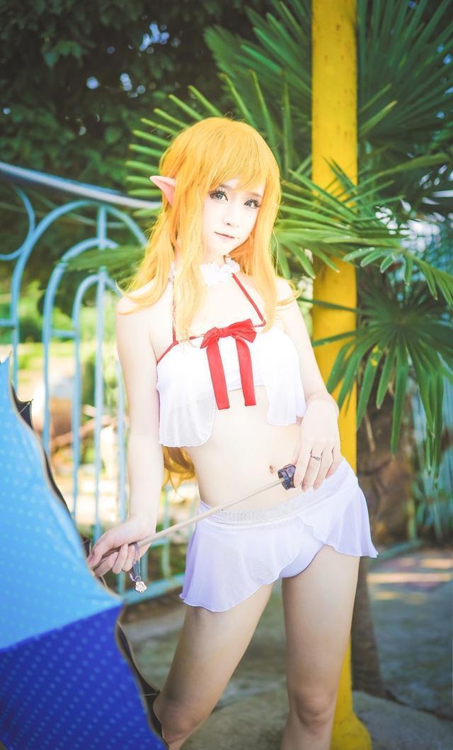 二次元妹子刀剑神域亚丝娜性感COS福利美图