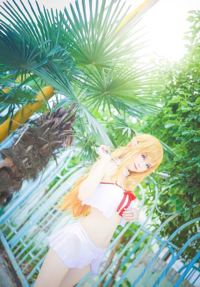 二次元妹子刀剑神域亚丝娜性感COS福利美图