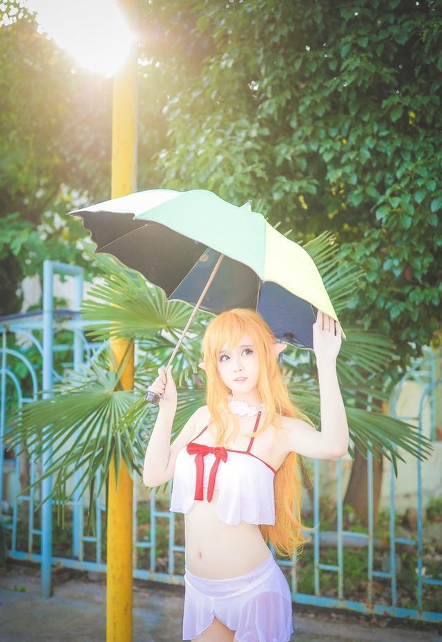 二次元妹子刀剑神域亚丝娜性感COS福利美图