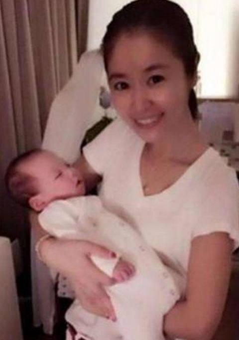 林心如的女儿长大了,比妈妈还漂亮