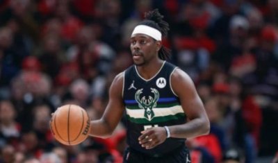 ​霍乐迪制胜被忽略一幕!球砸斯马特巧获球权 官方：他总能防住对手