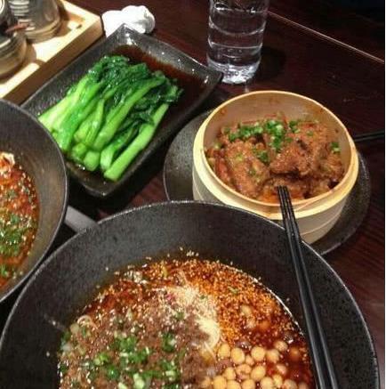 孟非小面怕是要凉？高价面条惹众怒，网友：学学“小崔真面”