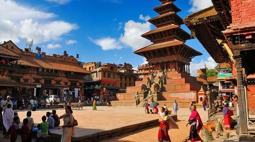 尼泊尔活女神,在位风光无限,国王见她都要下跪,退位却无人敢娶