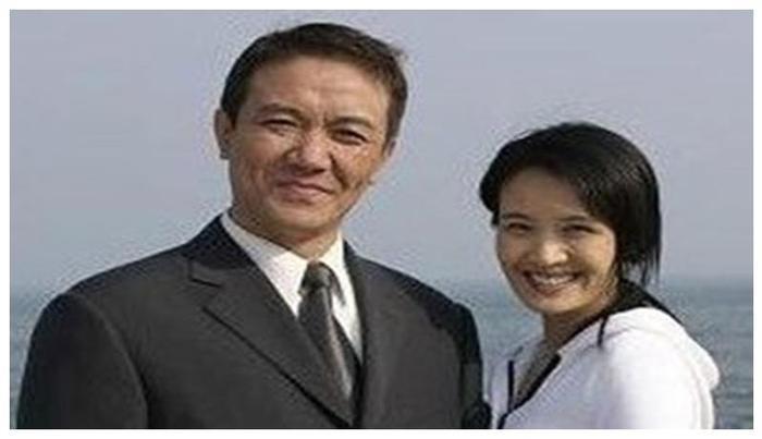 抛弃糟糠之妻娶史兰芳，至今没有添子，却赢得前妻为他澄清人品