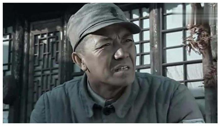 抛弃糟糠之妻娶史兰芳，至今没有添子，却赢得前妻为他澄清人品