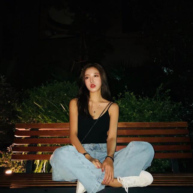 如果天突然下起了雨我不会避躲，因为我知道有一个人会守护着我