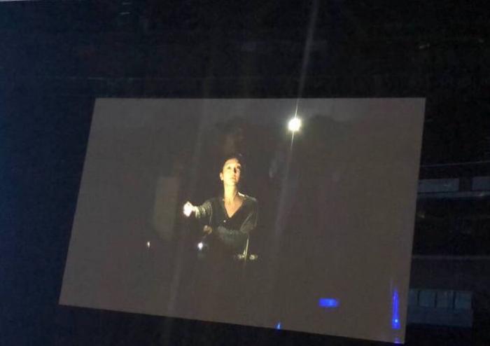 周迅带窦靖童回老家过年,网友:这关系有点乱