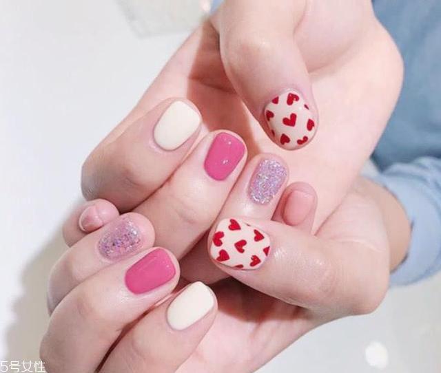 秋冬必备美甲 连指尖都这么撩人 秋冬必备美甲 连指尖都这么撩人