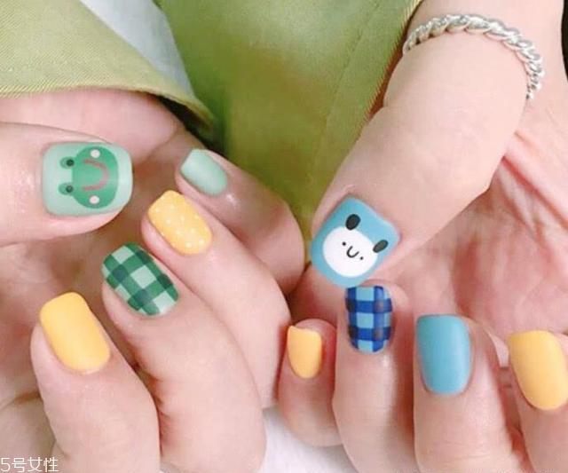 秋冬必备美甲 连指尖都这么撩人 秋冬必备美甲 连指尖都这么撩人