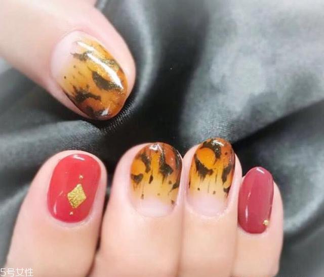 秋冬必备美甲 连指尖都这么撩人 秋冬必备美甲 连指尖都这么撩人