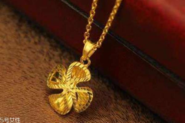 戴黄金项链有什么好处 对健康有益 戴黄金项链有什么好处 对健康有益
