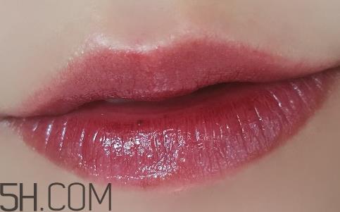 美宝莲小灯管srd18试色图 美宝莲小灯管spk23试色 美宝莲小灯管srd18试色图 美宝莲小灯管spk23试色