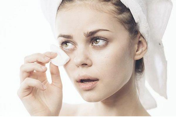 闭口粉刺可以敷面膜吗 如何去封闭性闭口粉刺 闭口粉刺可以敷面膜吗 如何去封闭性闭口粉刺