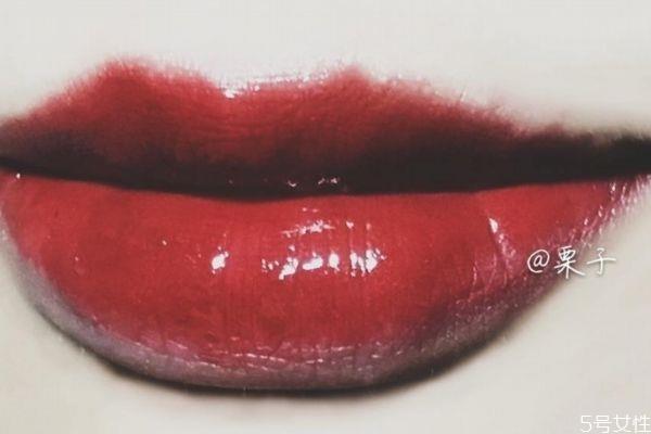 唇釉为什么会苦 唇釉可以加东西稀释吗 唇釉为什么会苦 唇釉可以加东西稀释吗