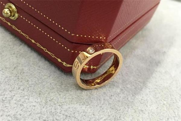 卡地亚戒指会褪色吗 卡地亚戒指褪色怎么办 卡地亚戒指会褪色吗 卡地亚戒指褪色怎么办