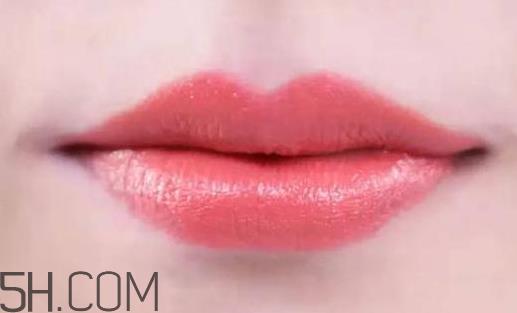 玫珂菲明星挚爱润哑唇膏试色_C303试色 玫珂菲明星挚爱润哑唇膏试色_C303试色