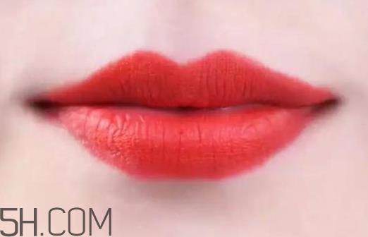 玫珂菲明星挚爱润哑唇膏试色_C303试色 玫珂菲明星挚爱润哑唇膏试色_C303试色