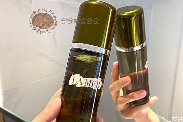 柔肤水可以放冰箱吗 柔肤水和爽肤水可以一起用吗 柔肤水可以放冰箱吗 柔肤水和爽肤水可以一起用吗