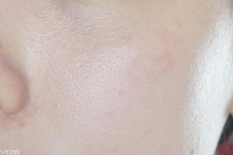 雅诗兰黛晶透沁白气垫遮瑕效果好吗 和dw气垫哪个好 雅诗兰黛晶透沁白气垫遮瑕效果好吗 和dw气垫哪个好