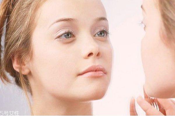 性价比高的烟酰胺精华有哪些 烟酰胺并非人人适用 性价比高的烟酰胺精华有哪些 烟酰胺并非人人适用