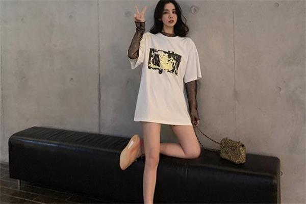 白色衣服沾到粉底怎么洗干净 粉底液蹭到白衣服上怎么洗 白色衣服沾到粉底怎么洗干净 粉底液蹭到白衣服上怎么洗