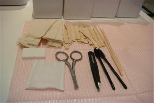 蜜蜡修眉的危害 使用蜜蜡不能太频繁 蜜蜡修眉的危害 使用蜜蜡不能太频繁