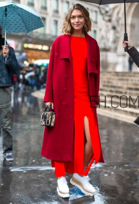 红色外套里面配什么?红色外套内搭什么颜色? 红色外套里面配什么?红色外套内搭什么颜色?