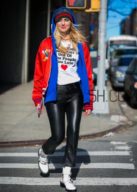 红色外套里面配什么?红色外套内搭什么颜色? 红色外套里面配什么?红色外套内搭什么颜色?