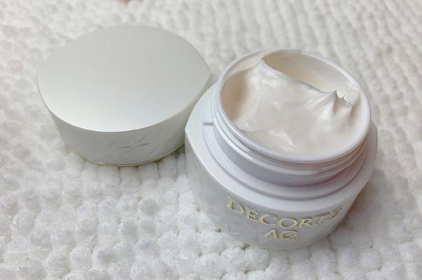 颈霜要每天都使用吗 颈霜是可以早晚用吗 颈霜要每天都使用吗 颈霜是可以早晚用吗