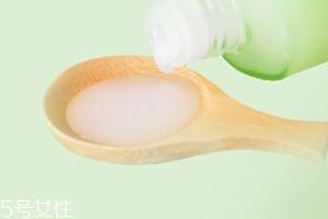 爽肤水可以涂在眼睛周围吗?小心长出脂肪粒 爽肤水可以涂在眼睛周围吗?小心长出脂肪粒