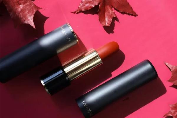 哑光口红有点干怎么办 哑光口红干皮能用吗 哑光口红有点干怎么办 哑光口红干皮能用吗