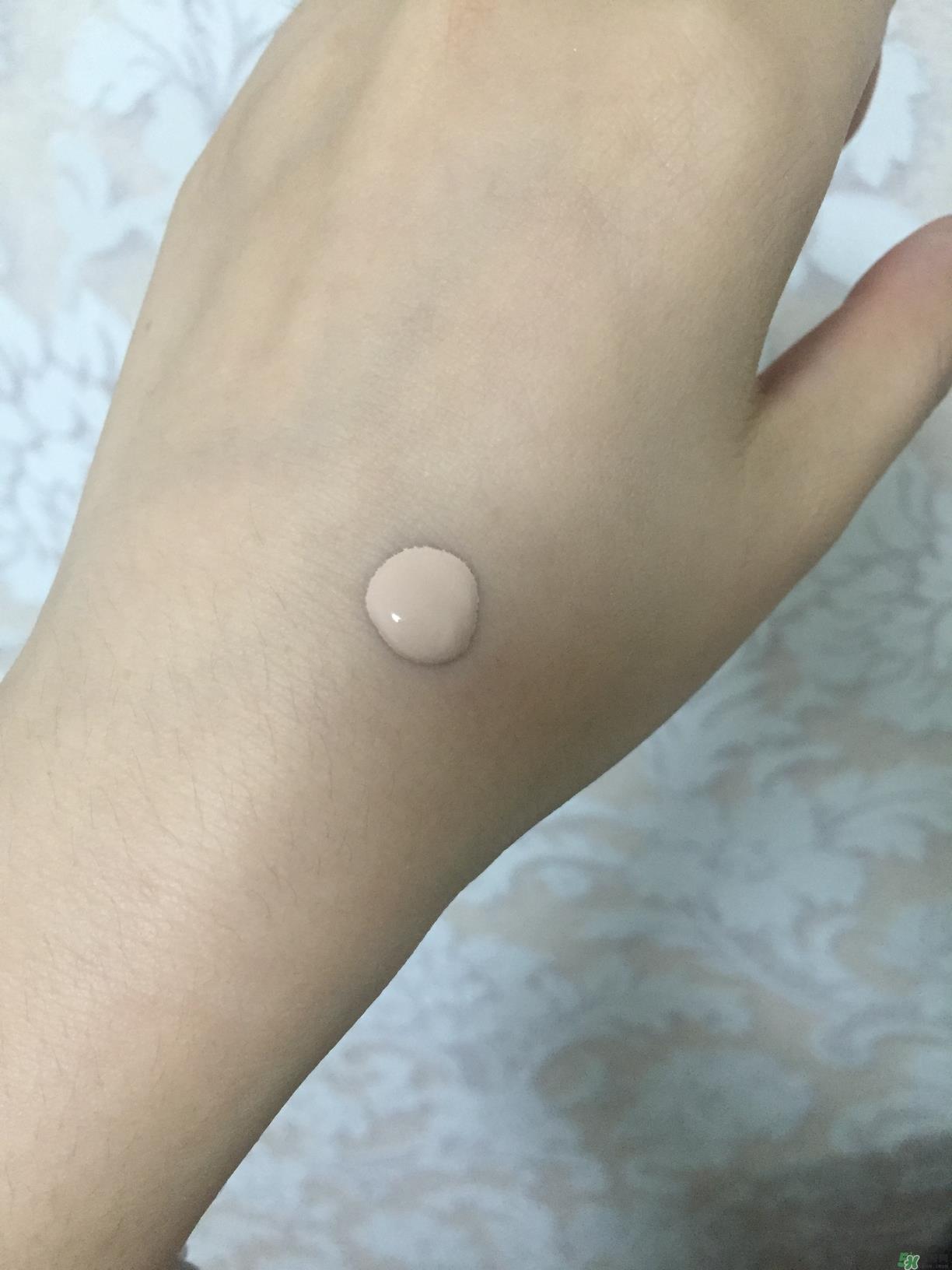 蜜丝佛陀三合一粉底液多少钱? 蜜丝佛陀三合一粉底液多少钱?